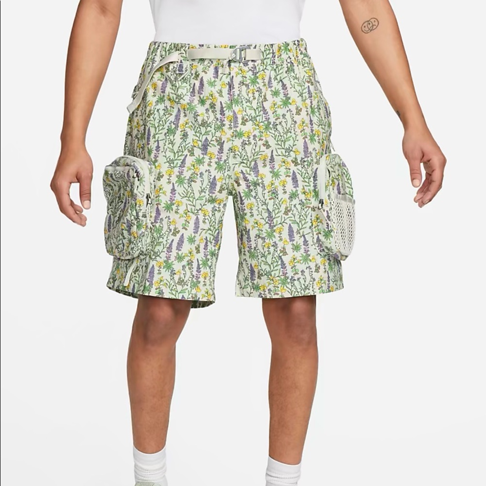 Nike ACG Snowgrass shorts